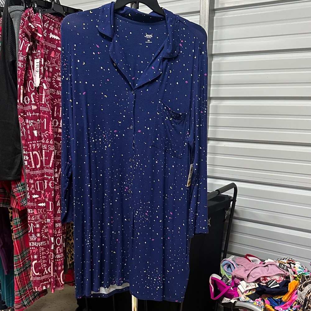 NWT JENNI sleep shirt